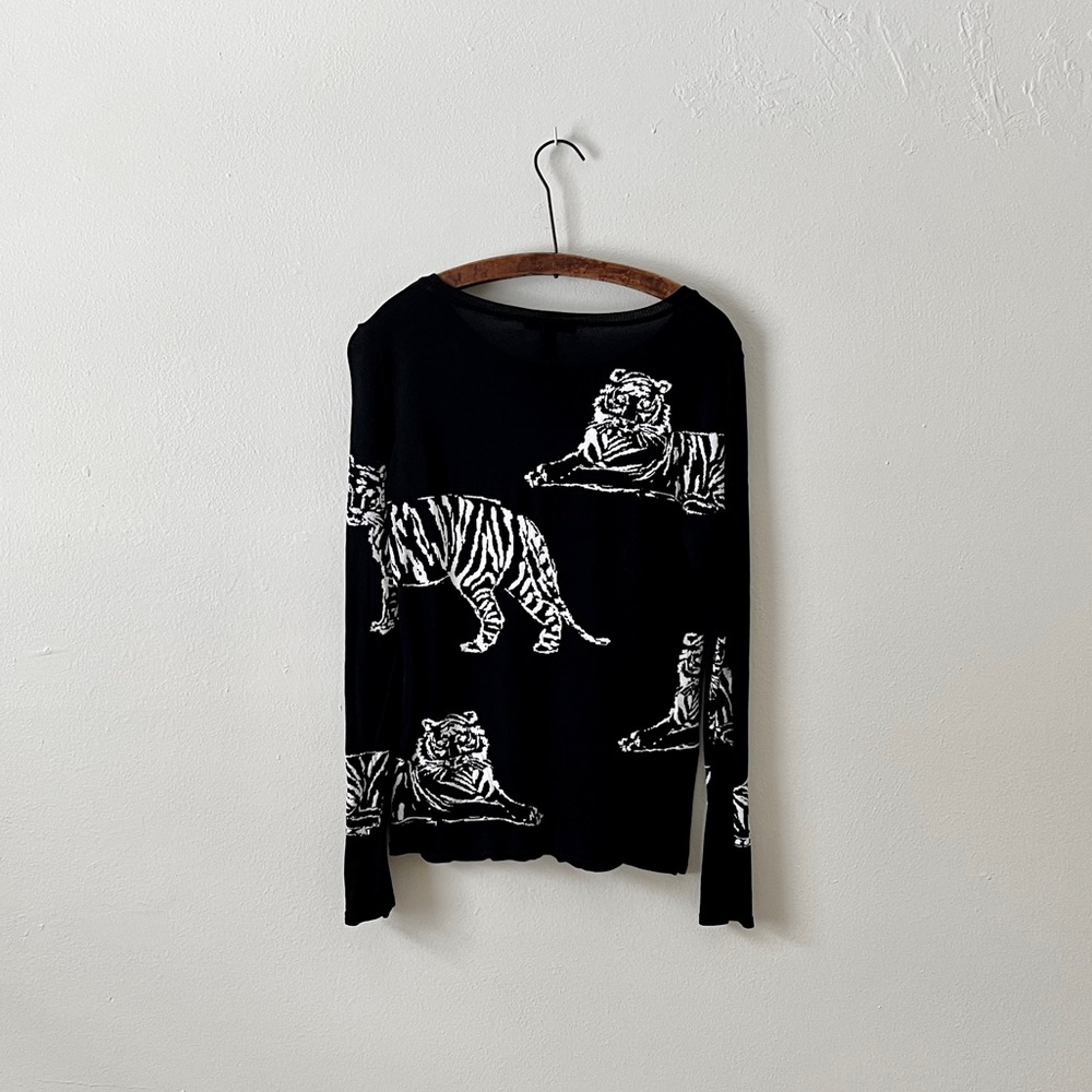 Knit Graphic Tigers Black & White Matching Sleeve Pattern Statement Sweater M - Picture 3 of 9